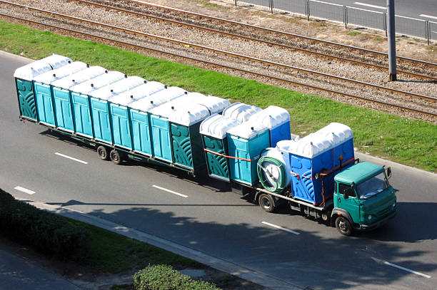 Porta potty delivery and setup in Bella Vista, CA